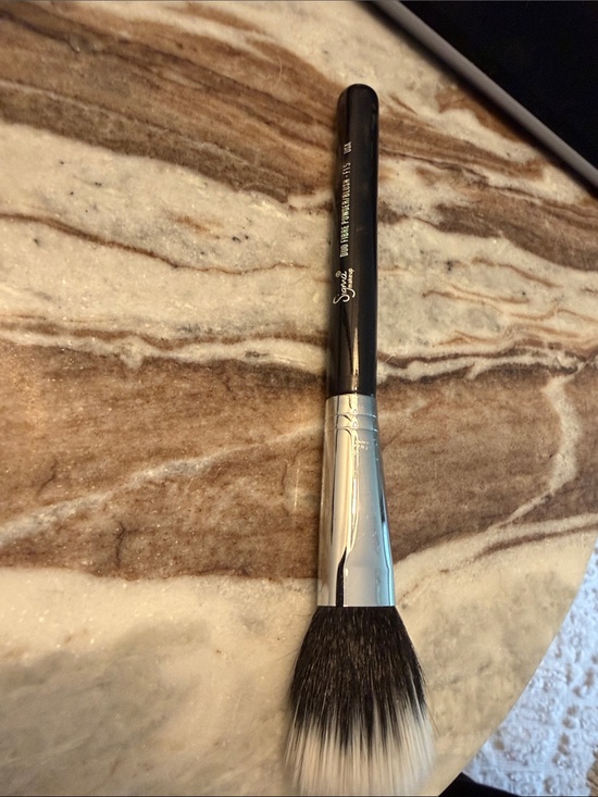 Sigma Beauty Other - Sigma Beauty Duo Fibre Powder/Blush Brush F15 - Black